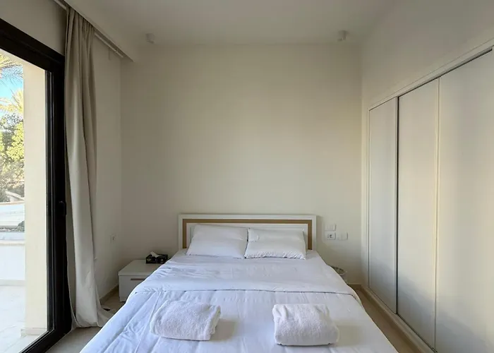 Ancient Sands 1br Pool View Апартаменты